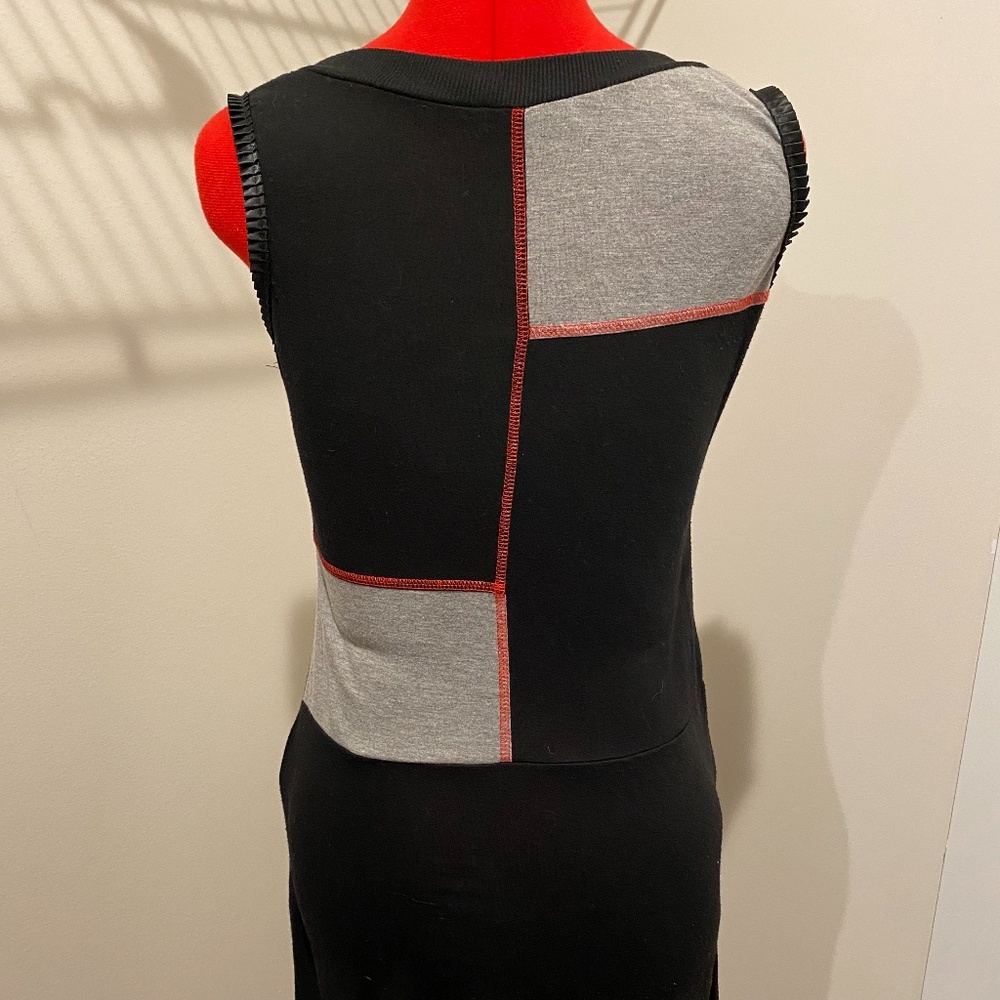 Cute Italian Min Dress - Size 6 - Picture 4 of 4